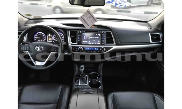 Buy Import Toyota Highlander Other Car in Import - Dubai in Region of Bouenza Buy Import Toyota Highlander Other Car in Import - Dubai in Region of Bouenza