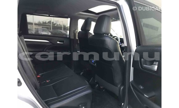 Buy Import Toyota Highlander Other Car in Import - Dubai in Region of Bouenza Buy Import Toyota Highlander Other Car in Import - Dubai in Region of Bouenza