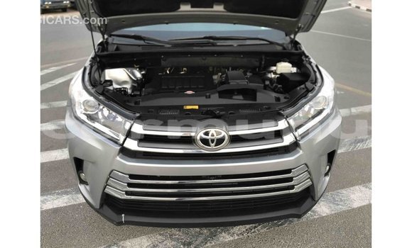 Buy Import Toyota Highlander Other Car in Import - Dubai in Region of Bouenza Buy Import Toyota Highlander Other Car in Import - Dubai in Region of Bouenza