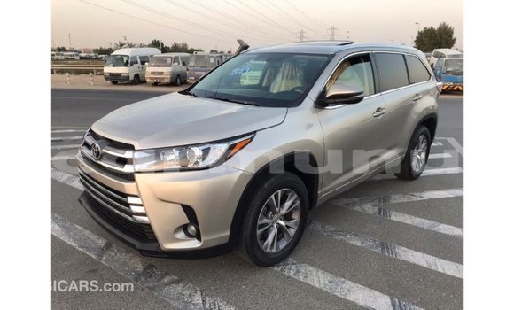 Buy Import Toyota Highlander Other Car in Import - Dubai in Region of Bouenza Buy Import Toyota Highlander Other Car in Import - Dubai in Region of Bouenza