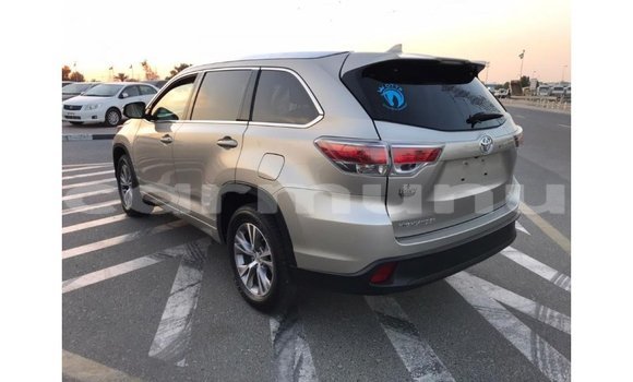 Buy Import Toyota Highlander Other Car in Import - Dubai in Region of Bouenza Buy Import Toyota Highlander Other Car in Import - Dubai in Region of Bouenza