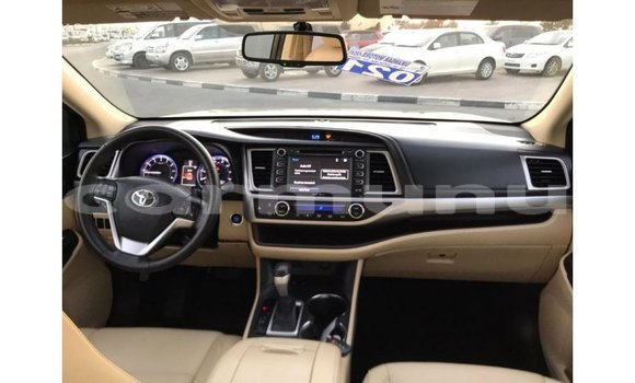 Buy Import Toyota Highlander Other Car in Import - Dubai in Region of Bouenza Buy Import Toyota Highlander Other Car in Import - Dubai in Region of Bouenza
