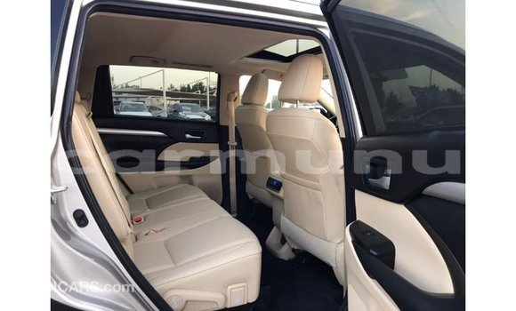 Buy Import Toyota Highlander Other Car in Import - Dubai in Region of Bouenza Buy Import Toyota Highlander Other Car in Import - Dubai in Region of Bouenza
