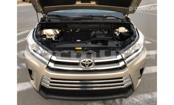 Buy Import Toyota Highlander Other Car in Import - Dubai in Region of Bouenza Buy Import Toyota Highlander Other Car in Import - Dubai in Region of Bouenza