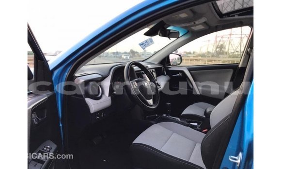 Buy Import Toyota HiAce Blue Truck in Import - Dubai in Region of Bouenza Buy Import Toyota HiAce Blue Truck in Import - Dubai in Region of Bouenza