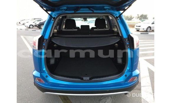 Buy Import Toyota HiAce Blue Truck in Import - Dubai in Region of Bouenza Buy Import Toyota HiAce Blue Truck in Import - Dubai in Region of Bouenza