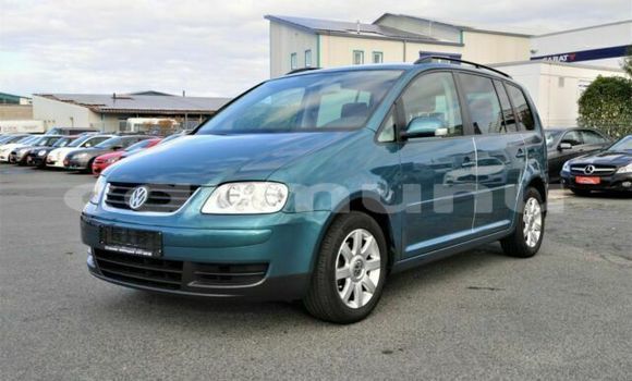 Buy Used Volkswagen Touran Green Car in Dolisie in Niari Region Buy Used Volkswagen Touran Green Car in Dolisie in Niari Region