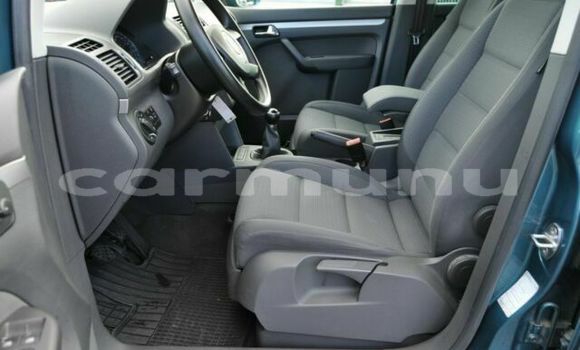 Buy Used Volkswagen Touran Green Car in Dolisie in Niari Region Buy Used Volkswagen Touran Green Car in Dolisie in Niari Region