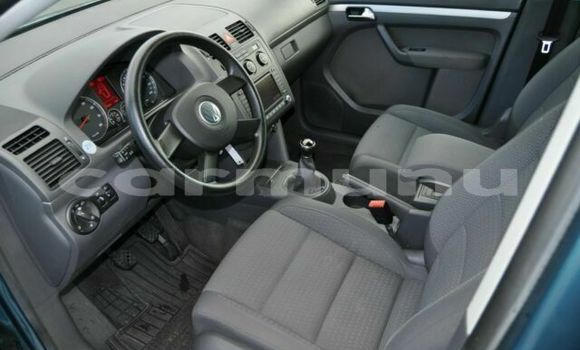 Buy Used Volkswagen Touran Green Car in Dolisie in Niari Region Buy Used Volkswagen Touran Green Car in Dolisie in Niari Region