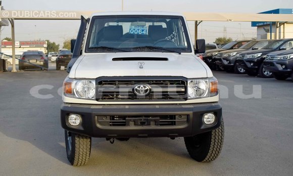 Buy Import Toyota Land Cruiser White Car in Import - Dubai in Region of Bouenza Buy Import Toyota Land Cruiser White Car in Import - Dubai in Region of Bouenza