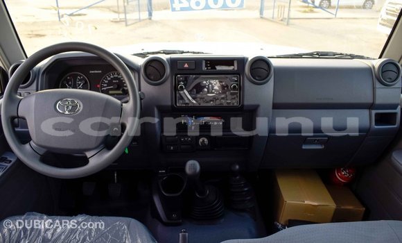 Buy Import Toyota Land Cruiser White Car in Import - Dubai in Region of Bouenza Buy Import Toyota Land Cruiser White Car in Import - Dubai in Region of Bouenza