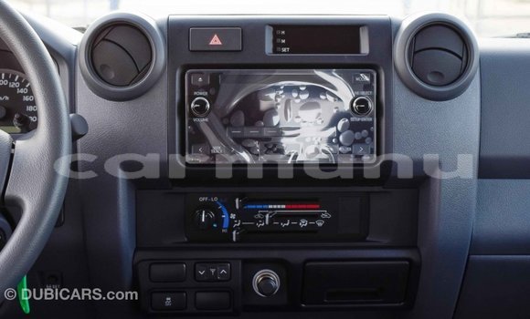 Buy Import Toyota Land Cruiser White Car in Import - Dubai in Region of Bouenza Buy Import Toyota Land Cruiser White Car in Import - Dubai in Region of Bouenza