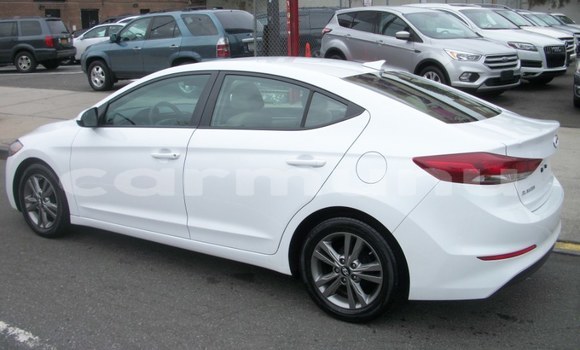 Buy Used Hyundai Elantra White Car in ewo in Cuvette-Ouest Buy Used Hyundai Elantra White Car in ewo in Cuvette-Ouest