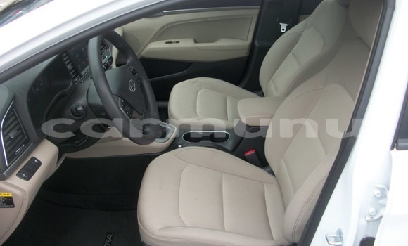 Buy Used Hyundai Elantra White Car in ewo in Cuvette-Ouest Buy Used Hyundai Elantra White Car in ewo in Cuvette-Ouest