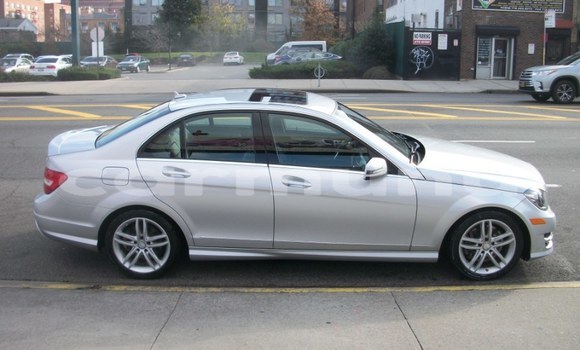 Acheter Occasion Voiture Mercedes-Benz C–Class Gris à Loandjili, Région du Kouilou Acheter Occasion Voiture Mercedes-Benz C–Class Gris à Loandjili, Région du Kouilou