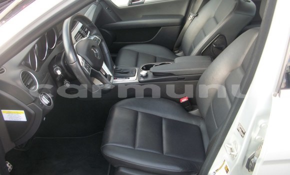 Acheter Occasion Voiture Mercedes-Benz C–Class Gris à Loandjili, Région du Kouilou Acheter Occasion Voiture Mercedes-Benz C–Class Gris à Loandjili, Région du Kouilou