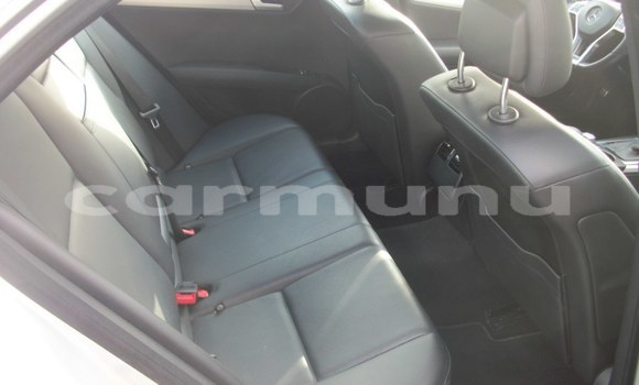 Acheter Occasion Voiture Mercedes-Benz C–Class Gris à Loandjili, Région du Kouilou Acheter Occasion Voiture Mercedes-Benz C–Class Gris à Loandjili, Région du Kouilou