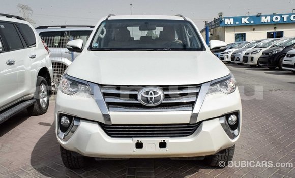 Acheter Import Voiture Toyota Fortuner Blanc à Import - Dubai, Région de la Bouenza Acheter Import Voiture Toyota Fortuner Blanc à Import - Dubai, Région de la Bouenza