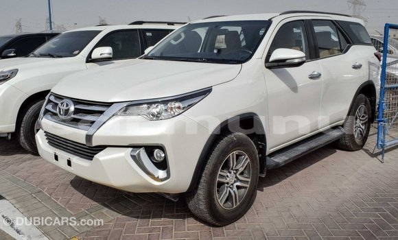 Acheter Import Voiture Toyota Fortuner Blanc à Import - Dubai, Région de la Bouenza Acheter Import Voiture Toyota Fortuner Blanc à Import - Dubai, Région de la Bouenza