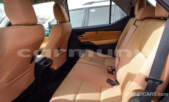 Acheter Import Voiture Toyota Fortuner Blanc à Import - Dubai, Région de la Bouenza Acheter Import Voiture Toyota Fortuner Blanc à Import - Dubai, Région de la Bouenza