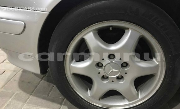 Acheter Import Voiture Mercedes-Benz 190 (W201) Autre à Import - Dubai, Région de la Bouenza