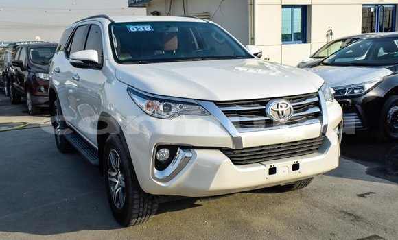 Buy Import Toyota Fortuner White Car in Import - Dubai in Region of Bouenza Buy Import Toyota Fortuner White Car in Import - Dubai in Region of Bouenza
