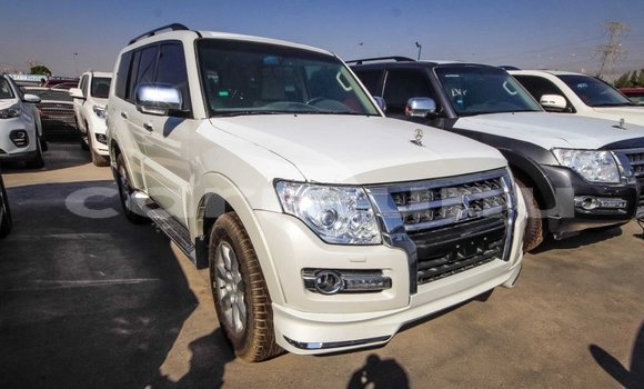 Acheter Import Voiture Mitsubishi Pajero Blanc à Import - Dubai, Région de la Bouenza Acheter Import Voiture Mitsubishi Pajero Blanc à Import - Dubai, Région de la Bouenza
