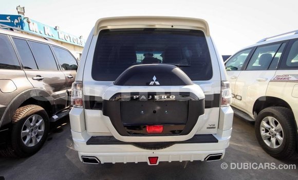 Acheter Import Voiture Mitsubishi Pajero Blanc à Import - Dubai, Région de la Bouenza Acheter Import Voiture Mitsubishi Pajero Blanc à Import - Dubai, Région de la Bouenza