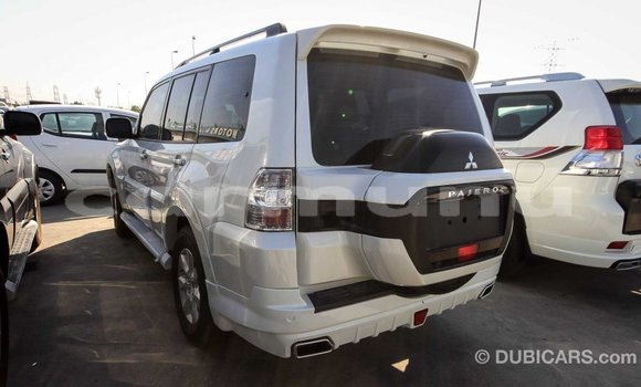 Acheter Import Voiture Mitsubishi Pajero Blanc à Import - Dubai, Région de la Bouenza Acheter Import Voiture Mitsubishi Pajero Blanc à Import - Dubai, Région de la Bouenza