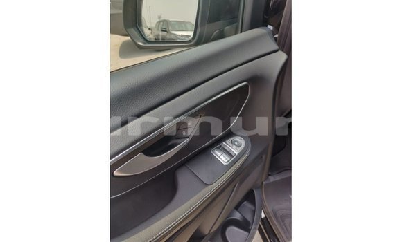 Buy Import Mercedes-Benz 250 Black Car in Import - Dubai in Region of Bouenza Buy Import Mercedes-Benz 250 Black Car in Import - Dubai in Region of Bouenza