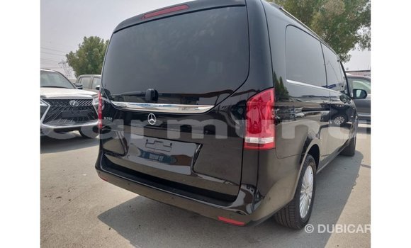 Buy Import Mercedes-Benz 250 Black Car in Import - Dubai in Region of Bouenza Buy Import Mercedes-Benz 250 Black Car in Import - Dubai in Region of Bouenza
