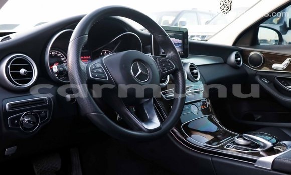 Buy Import Mercedes-Benz 190 Black Car in Import - Dubai in Region of Bouenza Buy Import Mercedes-Benz 190 Black Car in Import - Dubai in Region of Bouenza