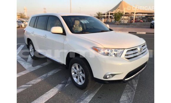 Buy Import Toyota Highlander White Car in Import - Dubai in Region of Bouenza Buy Import Toyota Highlander White Car in Import - Dubai in Region of Bouenza