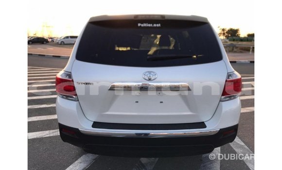 Buy Import Toyota Highlander White Car in Import - Dubai in Region of Bouenza Buy Import Toyota Highlander White Car in Import - Dubai in Region of Bouenza