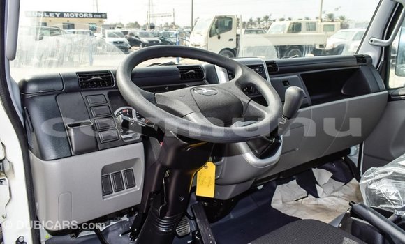 Buy Import Mitsubishi Carisma White Car in Import - Dubai in Region of Bouenza Buy Import Mitsubishi Carisma White Car in Import - Dubai in Region of Bouenza