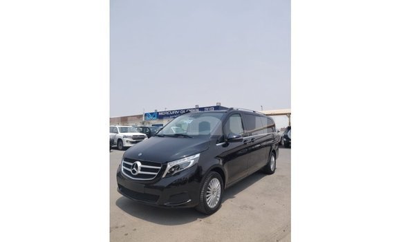 Buy Import Mercedes-Benz 250 Black Car in Import - Dubai in Region of Bouenza Buy Import Mercedes-Benz 250 Black Car in Import - Dubai in Region of Bouenza