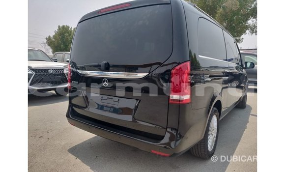 Buy Import Mercedes-Benz 250 Black Car in Import - Dubai in Region of Bouenza Buy Import Mercedes-Benz 250 Black Car in Import - Dubai in Region of Bouenza