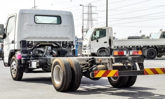 Buy Import Mitsubishi Carisma White Car in Import - Dubai in Region of Bouenza Buy Import Mitsubishi Carisma White Car in Import - Dubai in Region of Bouenza