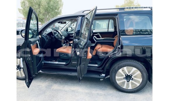 Buy Import Toyota Land Cruiser Black Car in Import - Dubai in Region of Bouenza Buy Import Toyota Land Cruiser Black Car in Import - Dubai in Region of Bouenza
