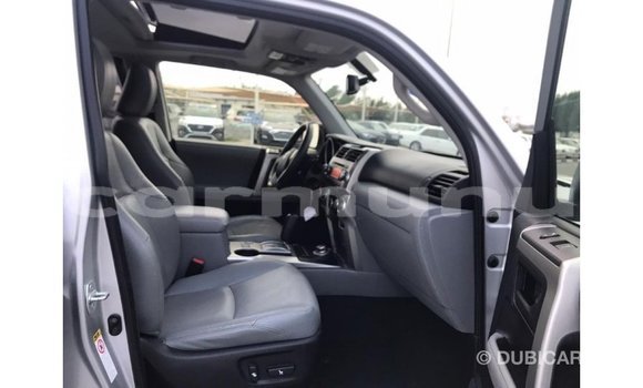 Buy Import Toyota HiAce Other Truck in Import - Dubai in Region of Bouenza Buy Import Toyota HiAce Other Truck in Import - Dubai in Region of Bouenza