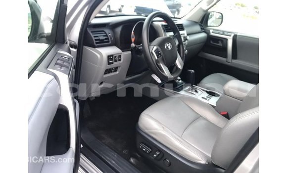 Buy Import Toyota HiAce Other Truck in Import - Dubai in Region of Bouenza Buy Import Toyota HiAce Other Truck in Import - Dubai in Region of Bouenza