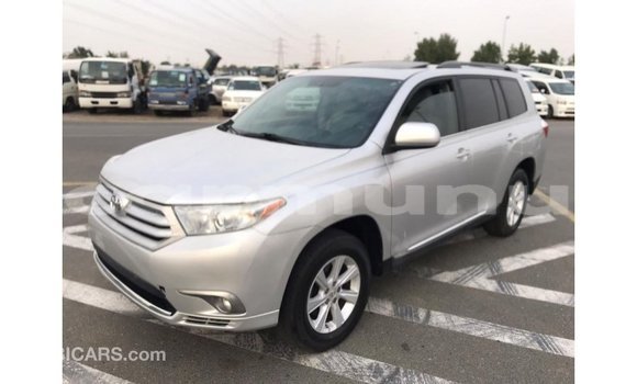 Buy Import Toyota Highlander Other Car in Import - Dubai in Region of Bouenza Buy Import Toyota Highlander Other Car in Import - Dubai in Region of Bouenza