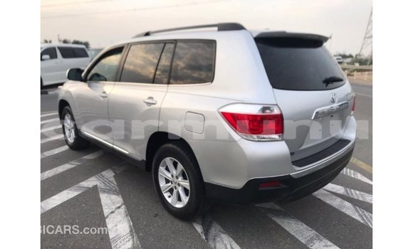 Buy Import Toyota Highlander Other Car in Import - Dubai in Region of Bouenza Buy Import Toyota Highlander Other Car in Import - Dubai in Region of Bouenza