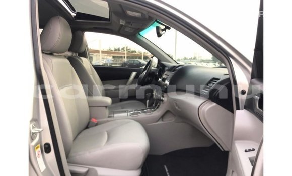 Buy Import Toyota Highlander Other Car in Import - Dubai in Region of Bouenza Buy Import Toyota Highlander Other Car in Import - Dubai in Region of Bouenza