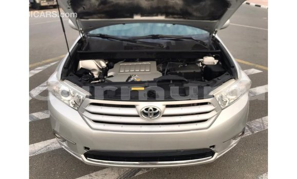 Buy Import Toyota Highlander Other Car in Import - Dubai in Region of Bouenza Buy Import Toyota Highlander Other Car in Import - Dubai in Region of Bouenza