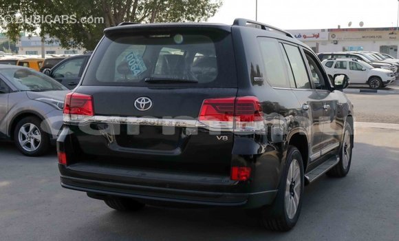Buy Import Toyota Land Cruiser Black Car in Import - Dubai in Region of Bouenza Buy Import Toyota Land Cruiser Black Car in Import - Dubai in Region of Bouenza
