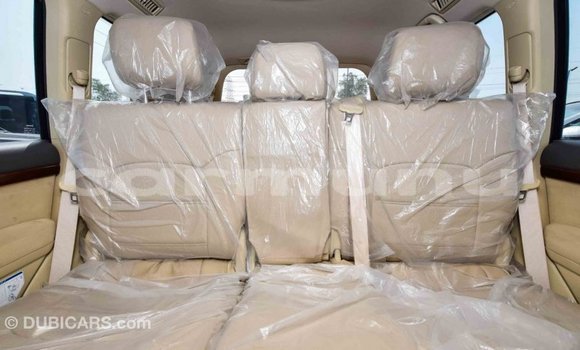Acheter Import Voiture Toyota Land Cruiser Blanc à Import - Dubai, Région de la Bouenza Acheter Import Voiture Toyota Land Cruiser Blanc à Import - Dubai, Région de la Bouenza