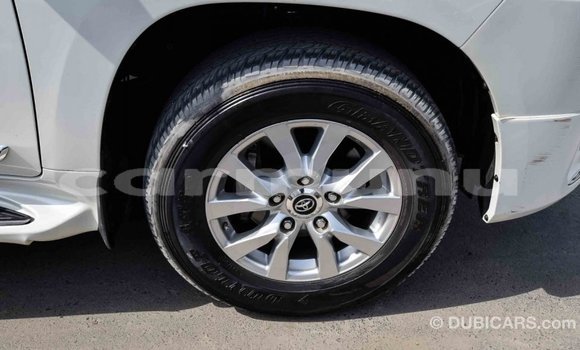 Acheter Import Voiture Toyota Land Cruiser Blanc à Import - Dubai, Région de la Bouenza Acheter Import Voiture Toyota Land Cruiser Blanc à Import - Dubai, Région de la Bouenza