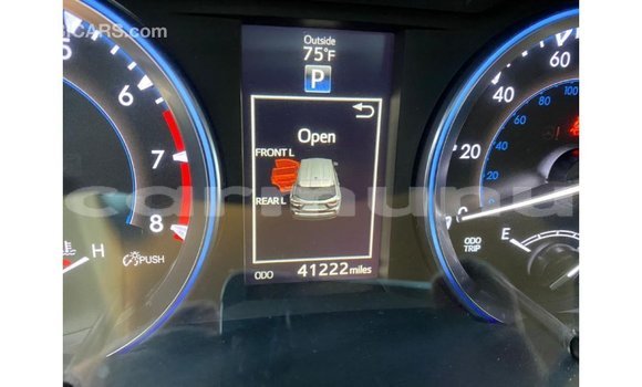 Buy Import Toyota Highlander Green Car in Import - Dubai in Region of Bouenza Buy Import Toyota Highlander Green Car in Import - Dubai in Region of Bouenza