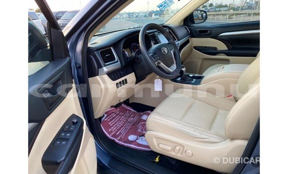 Buy Import Toyota Highlander Blue Car in Import - Dubai in Region of Bouenza Buy Import Toyota Highlander Blue Car in Import - Dubai in Region of Bouenza